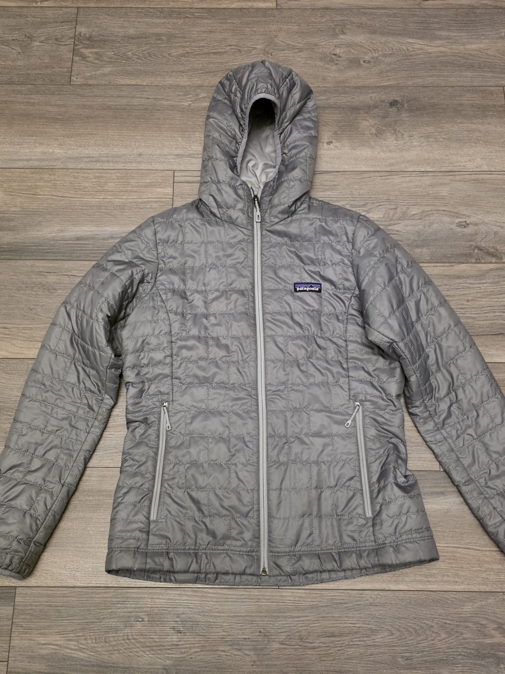 Patagonia Women's Light Gray Hooded Quilted Puffer Jacket